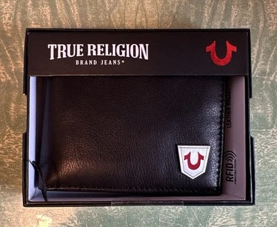 Nueva Cartera True Religion Para Hombre Cuero Genuino Negra Doble Plegable RFID Rojo Metal Logo Foto 1 de 4