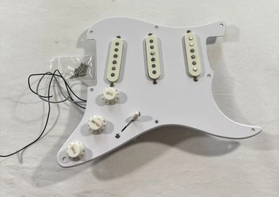 Golpeador Squier Classic Vibe Stratocaster 2023 años 50 cargado blanco de una sola capa y HW Foto 1 de 4