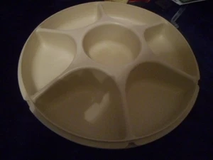 Bandeja para servir dividida Tupperware 1665 contenedor con tapa tazón para salpicaduras de verduras - Imagen 1 de 2