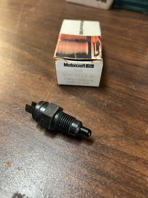 1979 - 1993 NOS FORD MUSTANG 5 SPD MANUAL BACKUP LAMP SWITCH D3FZ-15520-A USA - Image 1 of 4