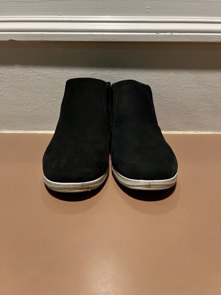 Olukai Hawai‘iloa Manu Hope Leather Ankle Boots Dark Blue WOMENS SIZE W10/EUR 40 - Image 1 of 4