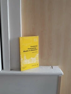 Economic Forecasting - Models or Markets?; by James B Ramsey   (Hobart Paper 74) - Imagen 1 de 1