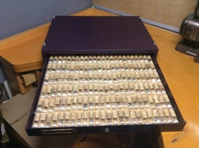 CORONAS DE RELOJ DE AJUSTE RÁPIDO EN CAJA METÁLICA ORIGINAL~ Foto 1 de 4