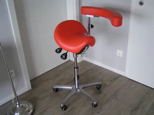 H&W Bambach© Sattelsitz Sattelstuhl Leder Zahnarztstuhl Behandlerstuhl NP 1522€ - Bild 1 von 18