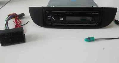 Autoradio Alpine DAB per Fiat 500 , Vivavoce , Bluetooth , USB MP3 nera - Immagine 1 di 4