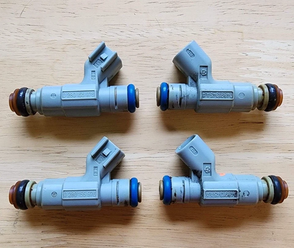 Juego de 4 inyectores Bosch 0280155976 01-03 Dodge Neon 2.0L 04891345AA Foto 1 de 1