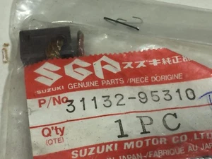 NEW OEM SUZUKI OUTBOARD 31132-95310 BRUSH (-) - Bild 1 von 1