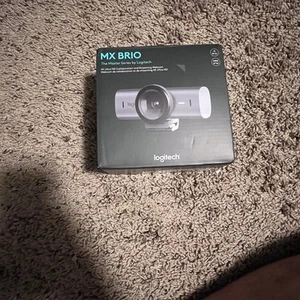 Bundle: Logitech MX Brio 4K Webcam, Elgato Wave 3 Mic, 2 Key Lights, Litra Glow - Photo 1/10