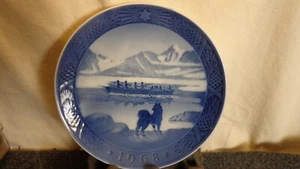 DANISH Royal Copenhagen Vintage Christmas Plate 1968 The Last Umiak KAI LANGE - Picture 1 of 11