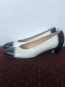 Vintage Salvatore Ferragamo Navy & White Spectator Pumps Heels 8 AA, Rare! - Picture 1 of 8