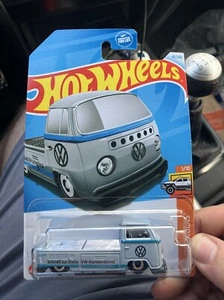 2024 Hot Wheels Volkswagen T2 Pickup G Case - Picture 1 of 2