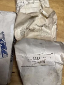 Windsor Products Main Bearing Set And Piston Rings - Picture 1 of 11