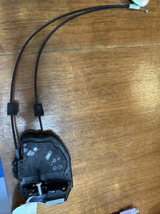 2006 2007 2008 2009 2010 2011 TOYOTA RAV4 RIGHT FRONT DOOR LATCH LOCK ACTUATOR - Picture 1 of 3