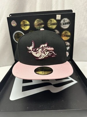 The Clink Room 独家 Cherry Koi 59Fifty 合身帽子 7-5/8 — 第 1/4 张图片