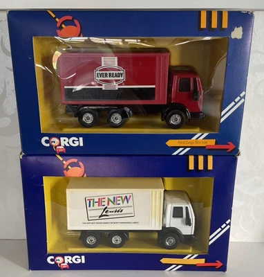 Ford Cargo Box Van Corgi 1190 Ever Ready + The New Lewis's Promocional Foto 1 de 4