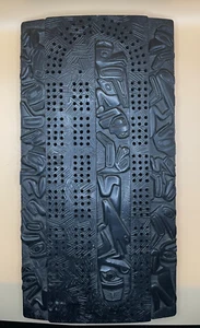 Vintage pearlite Haida totem first nations black cribbage board heavy 11.5"x6" - Picture 1 of 3