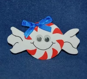 Smiling Peppermint Candy w/a Blue Bow, Foam Refrigerator Magnet, Made in the USA - Picture 1 of 1