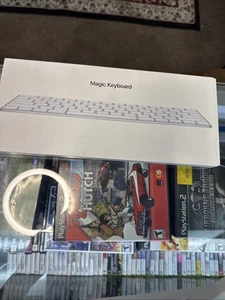 NEW SEALED APPLE MAGIC KEYBOARD 2 A1644 MLA22LL/A WIRELESS - Picture 1 of 3