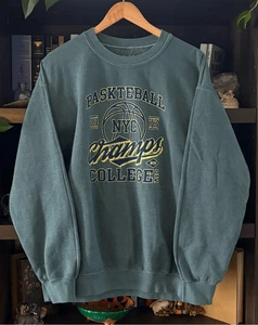 Neu mit Etikett Golden Hour x Urban Outfitters Basketball Pullover mit Rundhalsausschnitt Größe M/L - Bild 1 von 5