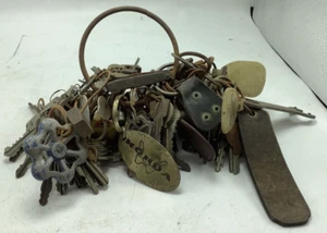 Huge Lot of Keys Vintage House, Car, Padlock, Luggage -Great for Crafts Vending - Picture 1 of 24