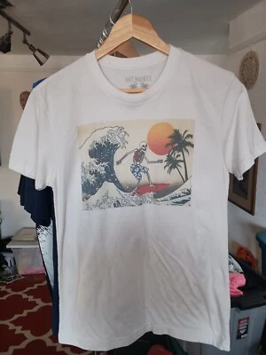 Camiseta Riot Society Talla S Skeleton Surf Hawaii Big Wave Hokusai EE. UU. Foto 1 de 4
