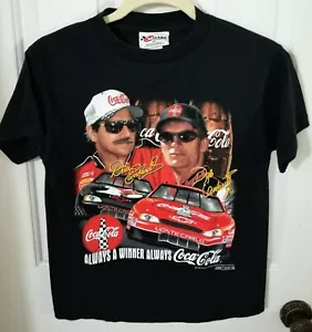 Vintage 1999 Nascar Coca Cola Dale Earnhardt Jr & Sr lizenziertes T-Shirt Kinder M 12 - Bild 1 von 9