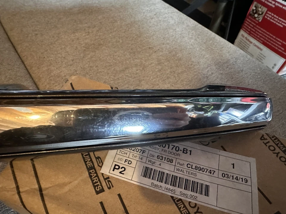 Lexus Gx469 Handle Gray Metallic - Image 1 of 1