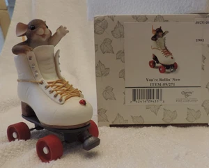 Nuovo con scatola Enesco Charming Tails "YOU'RE ROLLIN NOW" MOUSE IN ROLLERSKATE - Foto 1 di 1