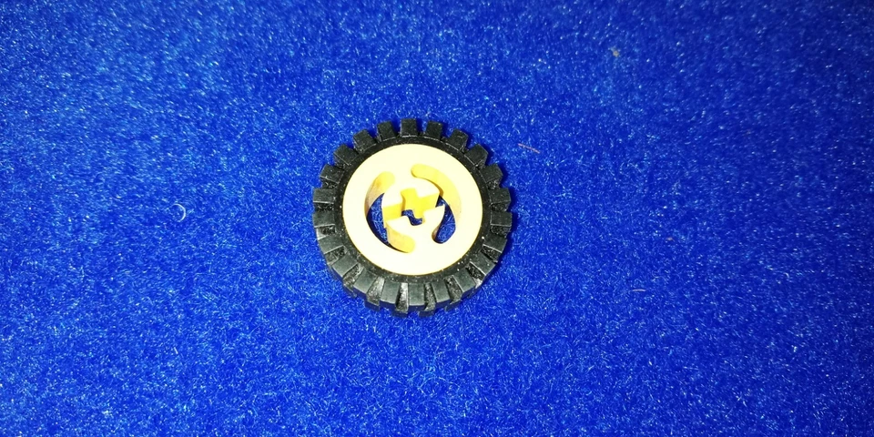 LEGO "Felge + Reifen" gelb,Autos,Technik,Fahrzeuge,Racing,Jeep,LKW,Zubehör,2 - Bild 1 von 1