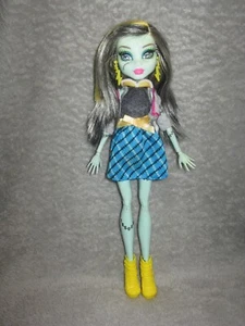 Monster High Picnic Casket 2-pk FRANKIE 240628A10 *Near Complete* - Bild 1 von 7