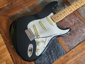 Fender Squier strat vintage MIJ SSS E serial w/bag 1987 - blk - Picture 1 of 20