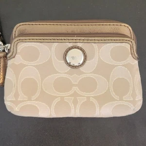 PORTAFOGLIO/BRACCIALE COACH WRISTLET 47897 SIGNATURE C DOPPIA ZIP KAKI/BRONZO - Foto 1 di 9