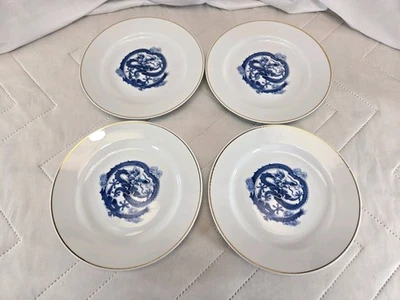 "Lote de 4 platos de porcelana blanca Tatung de colección con dragón azul con adornos dorados de 9"" de diámetro" Foto 1 de 4