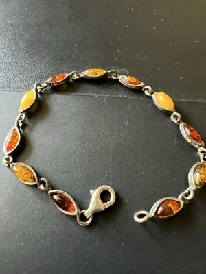 Brazalete Variedad Ámbar Negro Plata de Ley Negro Luz Probado Foto 1 de 4