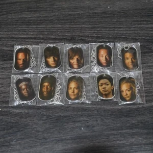 THE WALKING DEAD DOG TAGS LOT OF 10 MAIN CHARACTERS SEASON 4/5 Rick Daryl TWD - Picture 1 of 4