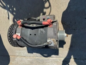 C.E. Niehoff & Co Generator, 76761-N1609-1, 2920-01-560-3613, 28V, 570AMPS - Picture 1 of 4