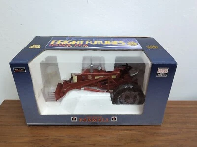 1/16 Spec Cast Toy Farmall 450 Tractor w/ Loader Iowa FFA 2008 - Image 1 of 2