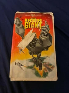 VHS THE IRON GIANT MOVIE KIDS WARNER BROTHERS VIDEO CASSETTE Free Shipping - Picture 1 of 1