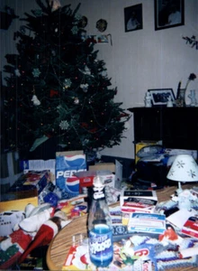 Vintage 6x4 Photo Christmas Tree Number 7 Cigarettes Pepsi Vodka Border Collie - Foto 1 di 2