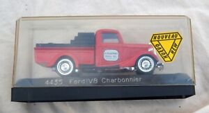 Solido 1/43 Ford V8 pick-up plateau charbonnier (réf.4435), Made in France