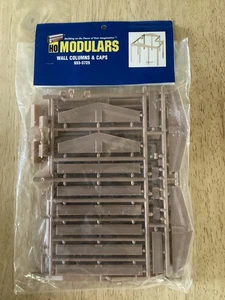 Walthers 933-3725 HO Modular Wall Columns & Caps Kit - Picture 1 of 4