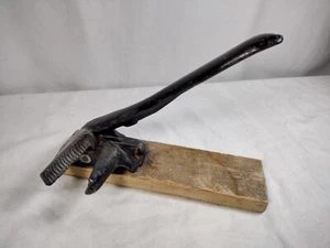 Vintage Nutcracker Lever Action Board /Wall Mount Cast Iron - Picture 1 of 12