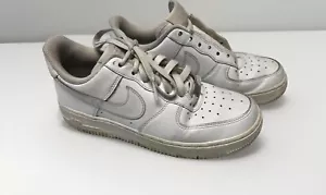 Nike 315115-112 Air Force 1 Weiß Sneaker Schuhe Damen 7,5 GETRAGEN FEHLT EINE SPITZE - Bild 1 von 15