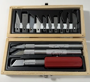 Vintage X-ACTO Basic Messerset 3 Griffe & 13 Klingen in Holzbox Neu geöffnet - Bild 1 von 8