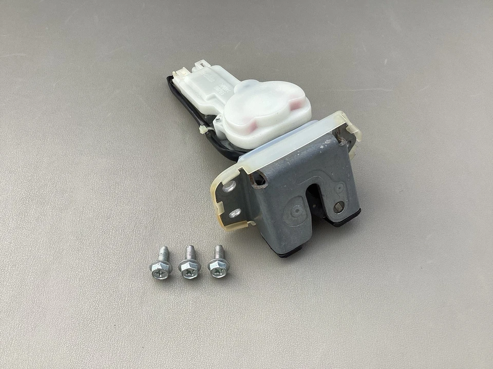 Actuador de bloqueo de liberación de escotilla trasera pestillo maletero Suzuki SX4 2007-2012 FABRICANTE DE EQUIPOS ORIGINALES * Foto 1 de 4