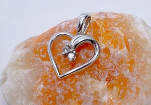 10K Solid White Gold w/ Sapphires Ribbed Open Heart Pendant - Picture 1 of 3