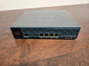 CISCO 2500 Series Wireless Controller AIR-CT2504-K9 V01 - Picture 1 of 7