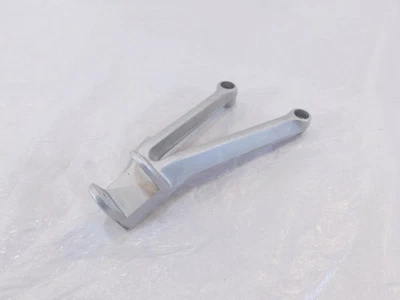 Ducati Superbike 749 749S & 999 999S Rear Right Footrest Foot Peg Bracket Mount - Imagem 1 de 4