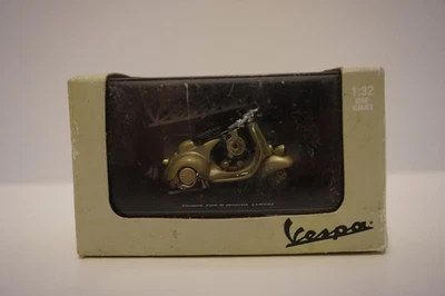 1/72 New Ray Toys 1952 Vespa 125 6 Glorni (000104) - Image 1 of 4