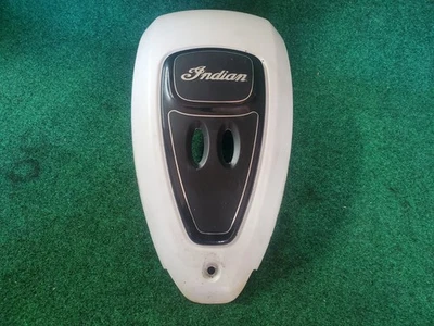 КРЫШКА КОНСОЛИ БАКА 2017 Indian Chieftain  - Изображение 1 из 4